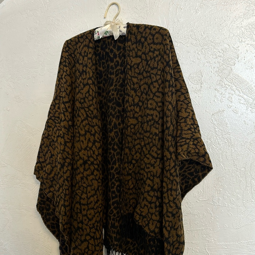 Leopard print shawl